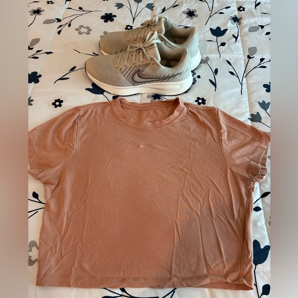 Nike Shoes - Women's Nike Run Defy running shoes with Nike shirt